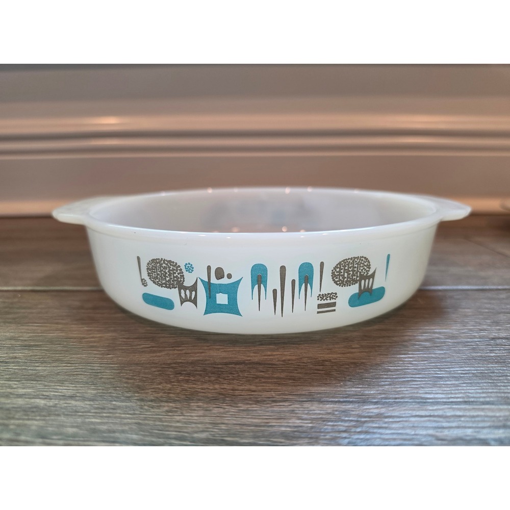 Anchor Hocking Blue Heaven Fire-King Milk Glass Round Casserole Dish Vintage MCM